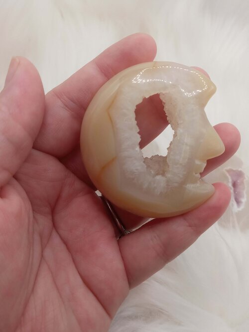 Agate Moon