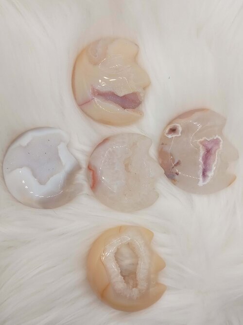 Agate Moon